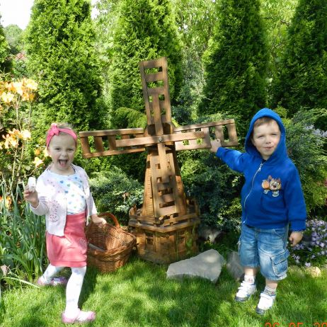 Sezon ogródkowy rozpoczynamy rodzinnie od majówki.Potem juz leci,''Dzień Matki'' uroczystosci rodzinne i inne ważne spotkania odbywają się w ogródku na świeżym powietrzu.