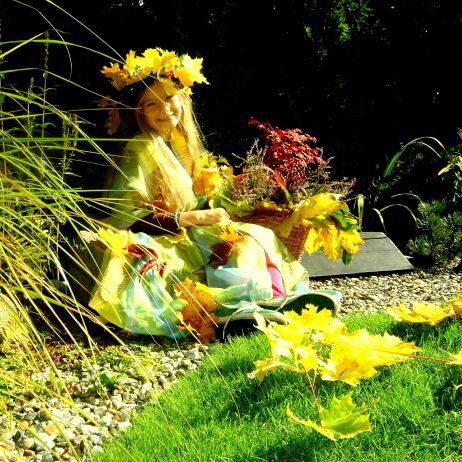 Jesień w koszyczku dary niesie