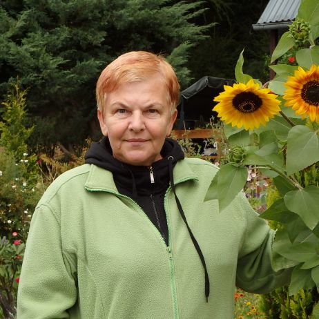 To Ja,szczęśliwa właścicielka ogrodu