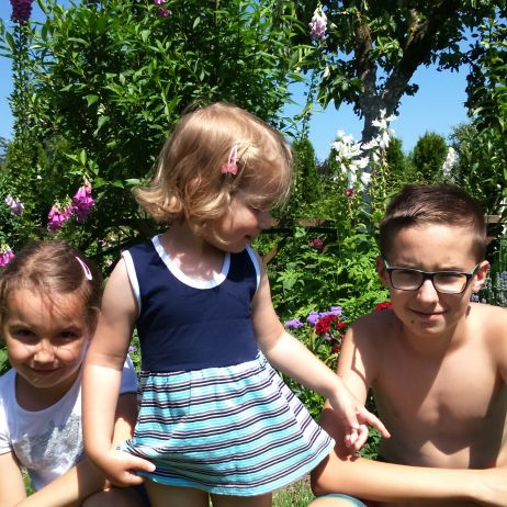 W okresie letnim wnuki częściej są na naszej działce