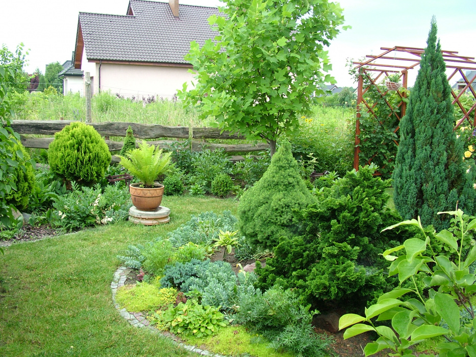 Front ogrodu, lewa strona patrząc od wejścia