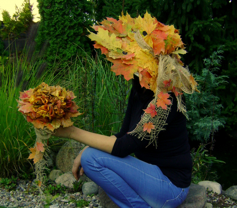 Jesień inspiruje do tworzenia barwnych kompozycji  z liści :)