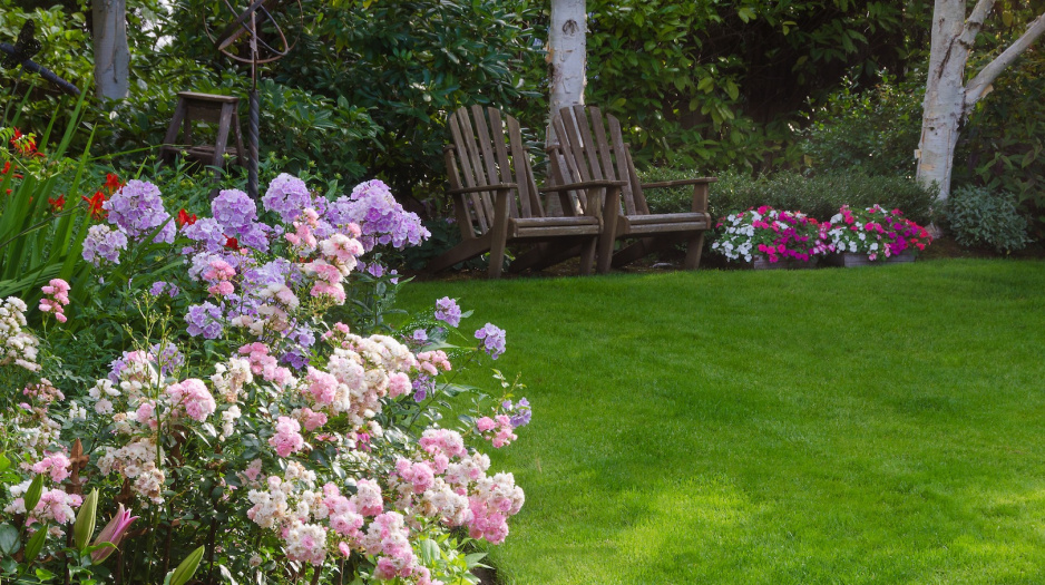 Przy projektowaniu ogrodu należy pamiętać o miejscu do wypoczynku czy relaksu (zdj.: Fotolia.com)