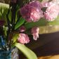 Goździki są cenionymi kwiatami bukietowymi ze względu na swoją żywotność, w wazonie potrafią wytrzymać nawet do dwóch tygodni (zdj.: Fotolia.com)