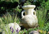 ceramika w ogrodzie :)