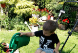Jak robić,żeby się nie narobić :) pomysły dzieciaków  nie mają granic,czyli innowacja w ogródku :)