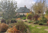 jesień - dom od strony ogrodu