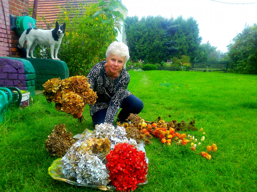 Układanie jesiennych bukietów z suszonych kwiatów