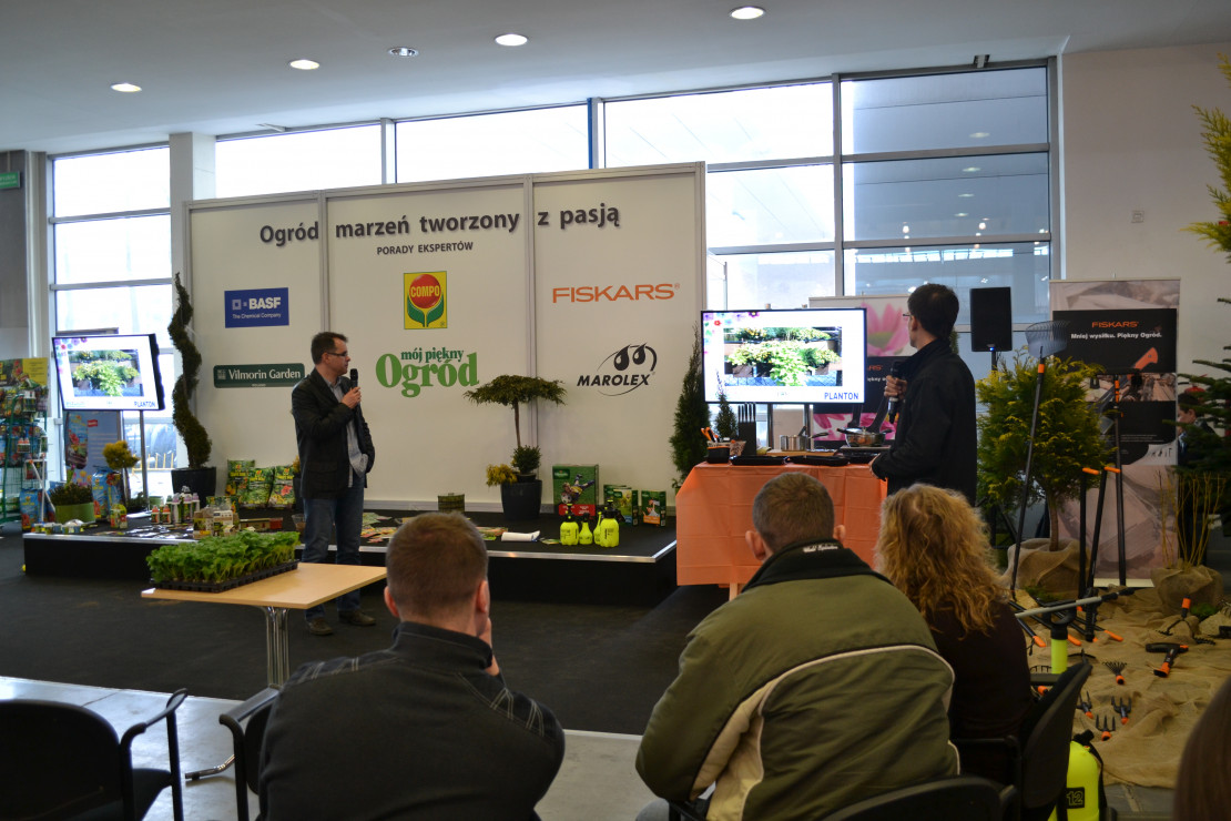 Na GARDENII 2013 nie zabrakło naszego stoiska, a na nim ciekawych spotkań i inspirujących wykładów. Spotkanie poprowadził Marek Jezierski – współtwórca popularnego programu telewizyjnego „Rok w ogrodzie”, emitowanego w TVP1.