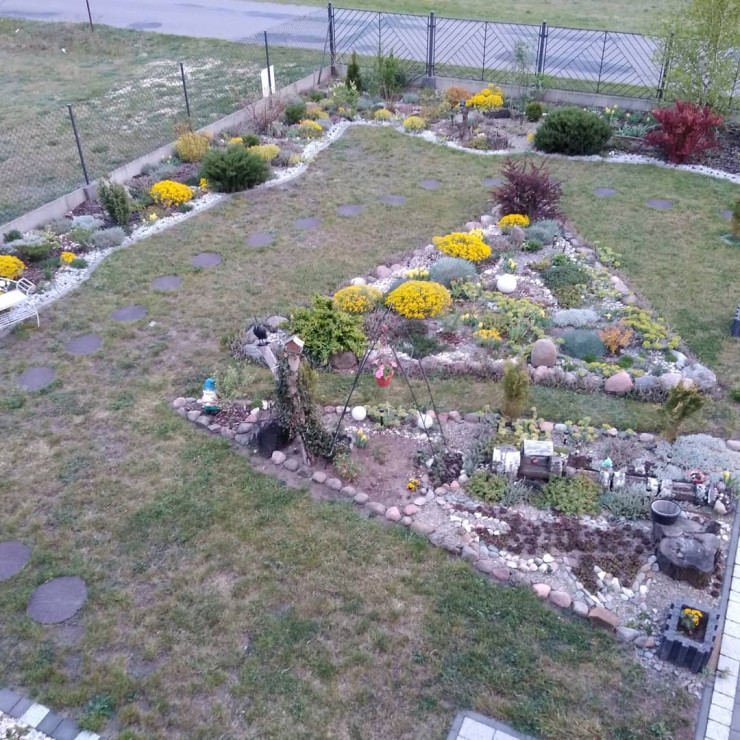 Ogród przed domem