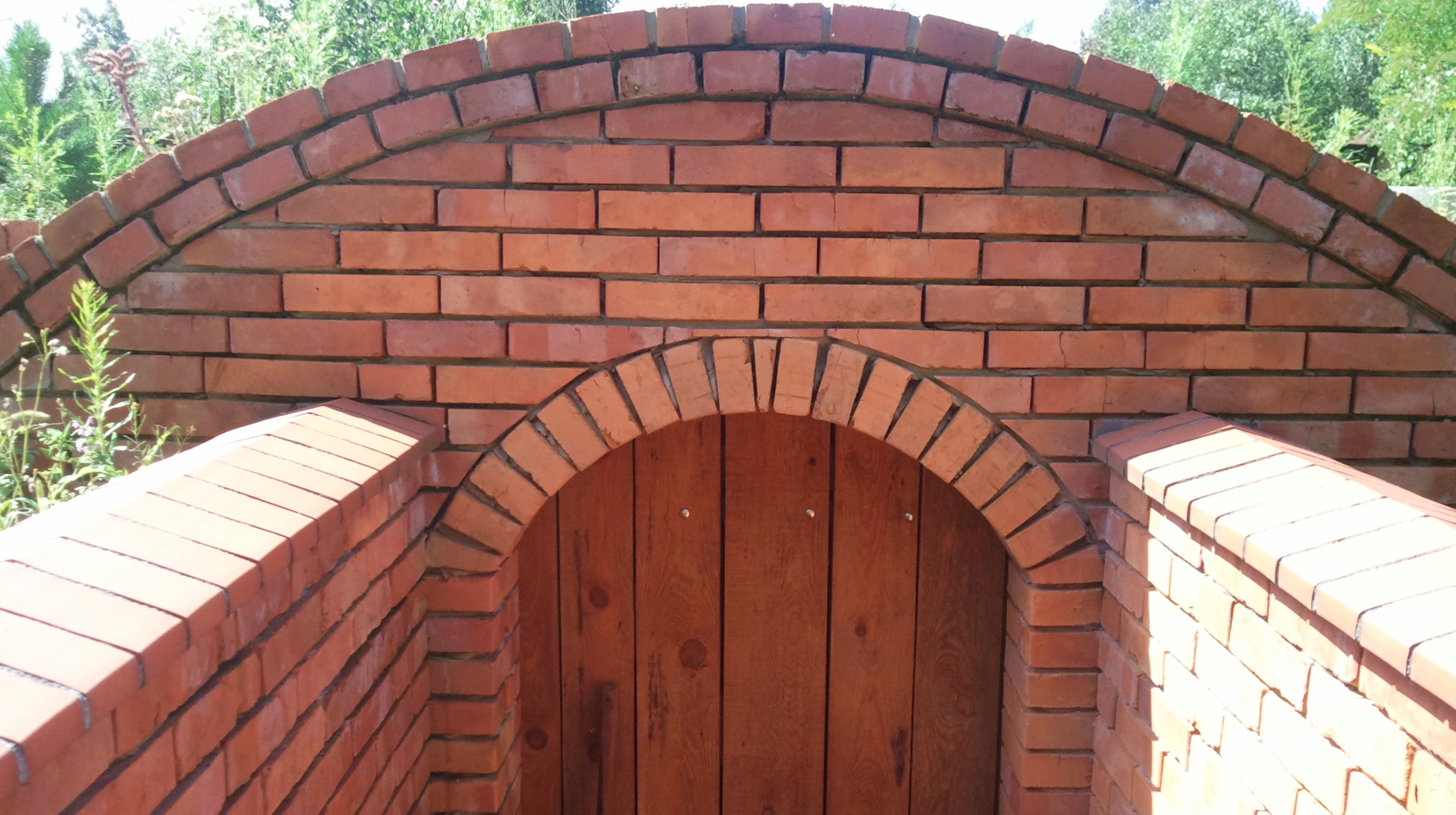 Арочный погреб из кирпича своими руками